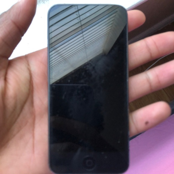 iPod touch (Works great)